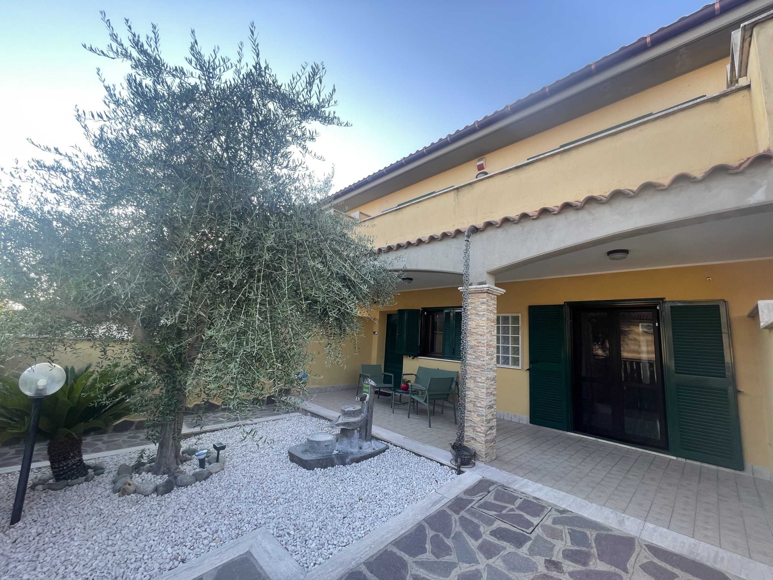 Casa indipendente Via Jenne, Anzio