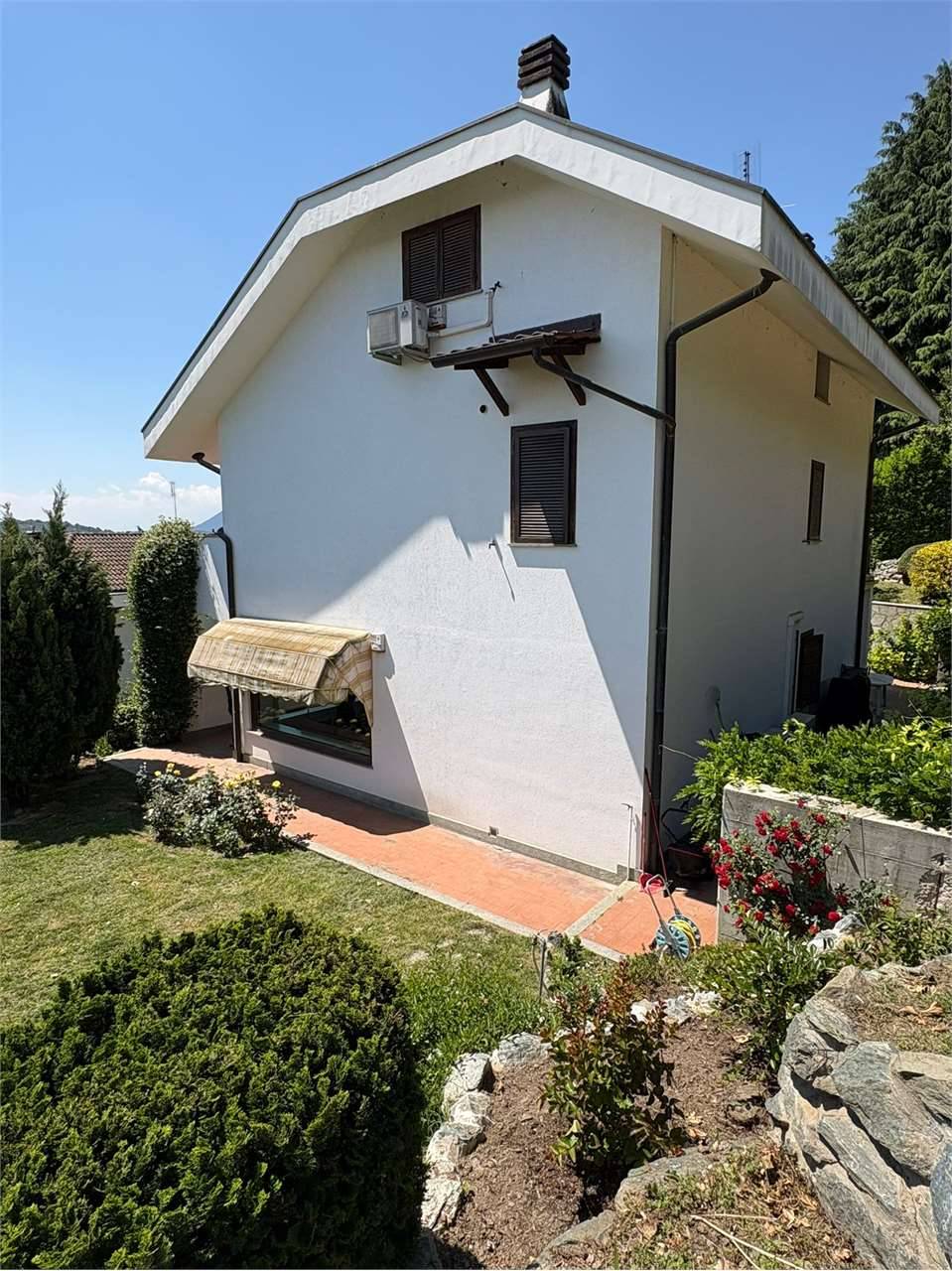 Villa, Rivoli