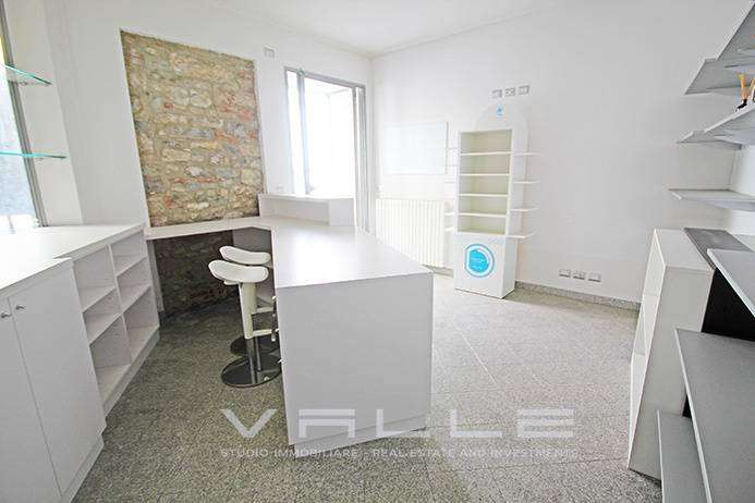 Negozio via Marconi, Trescore Balneario