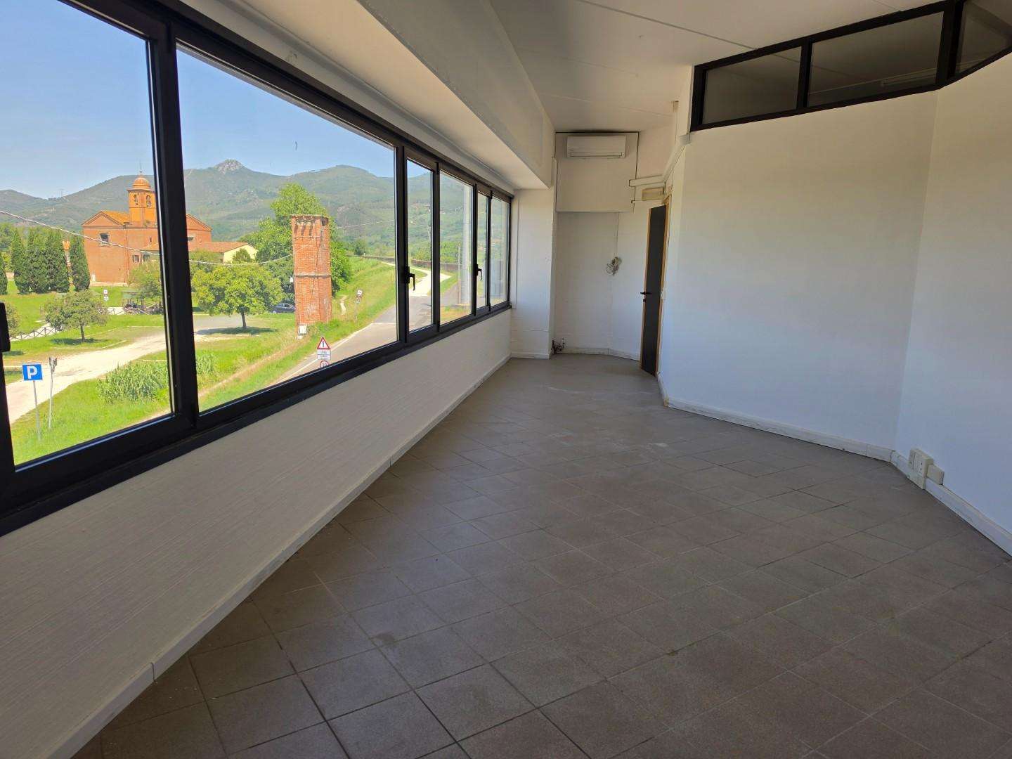 Locale commerciale Via Tosco Romagnola Ovest,  342, Calcinaia
