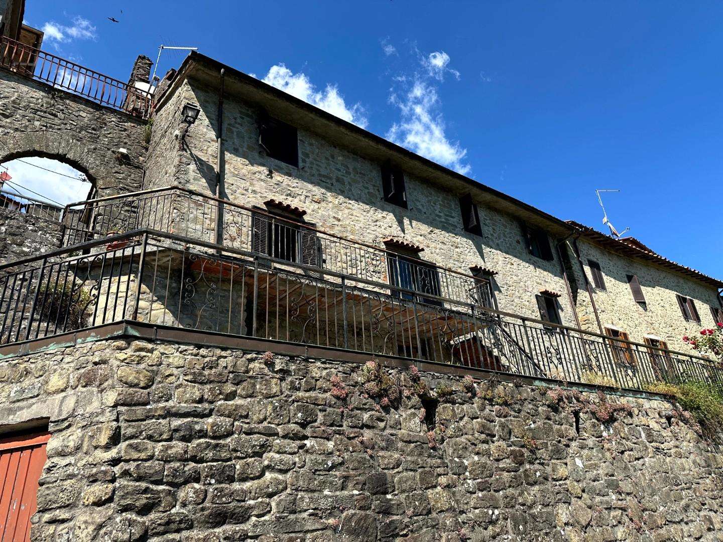 Palazzo - Stabile Via della Torre,, Villa Basilica