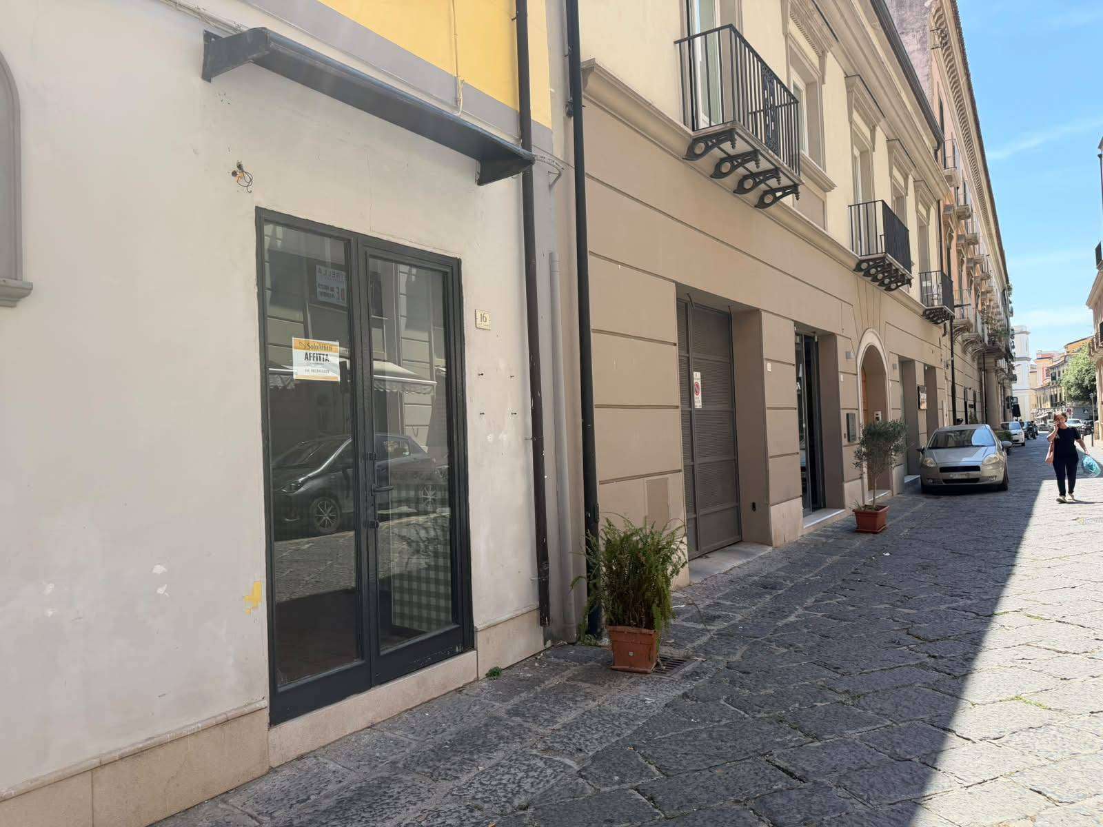Negozio Via Leonetti16, Caserta