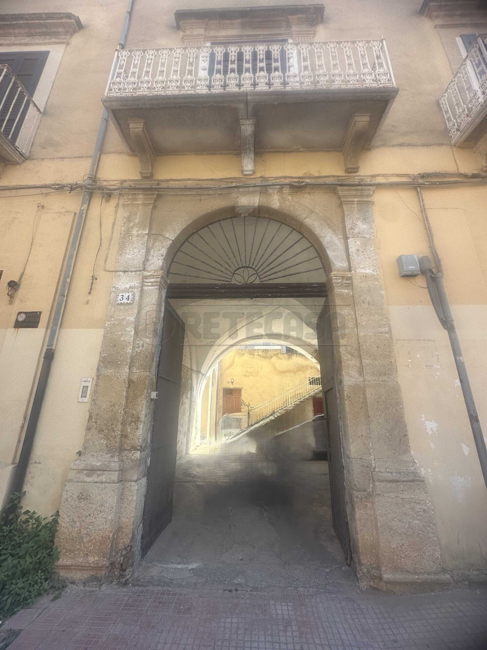 Casa indipendente Via UMBERTO, Campobello di Mazara