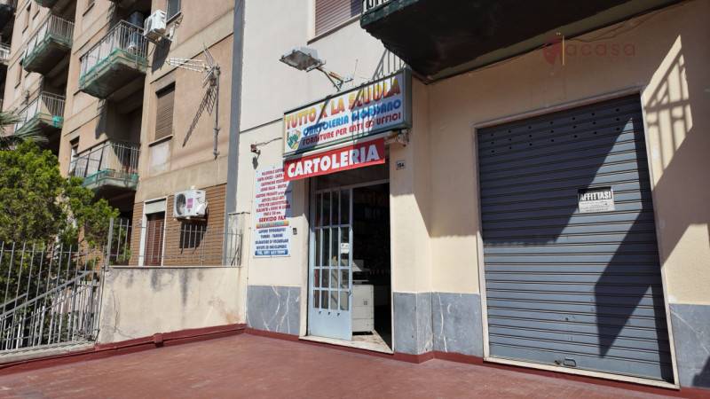 Attività  commerciale Università, Palermo