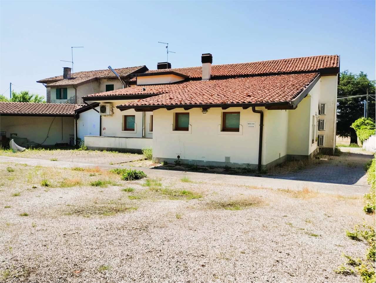 Negozio, Pozzuolo del Friuli