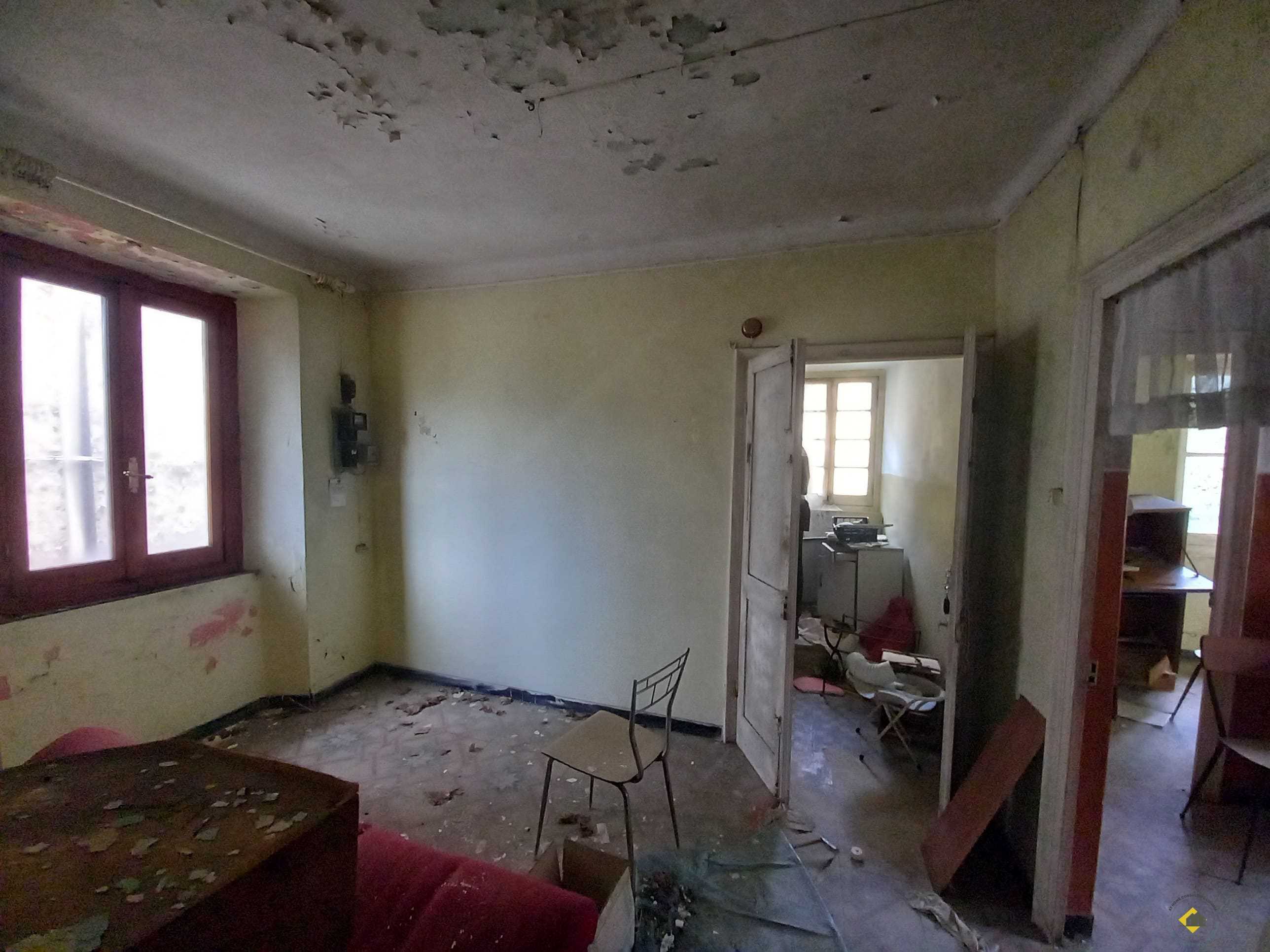 Appartamento via Fieschi, Montoggio