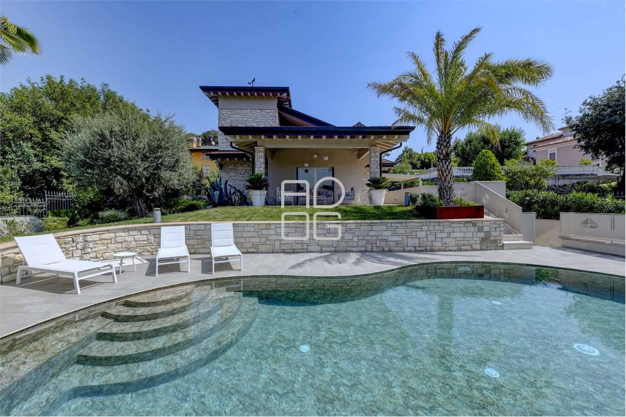 Villa, Lonato del Garda