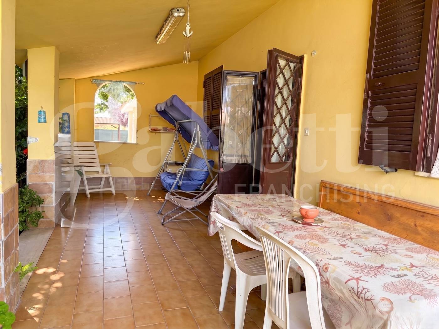 Casa Bi - Trifamiliare, Latina