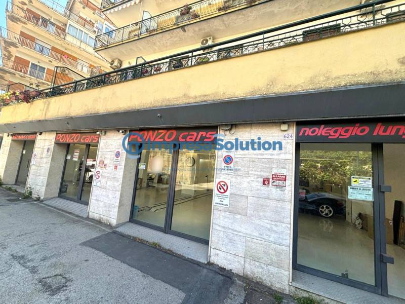 Negozio Rione alto, Napoli