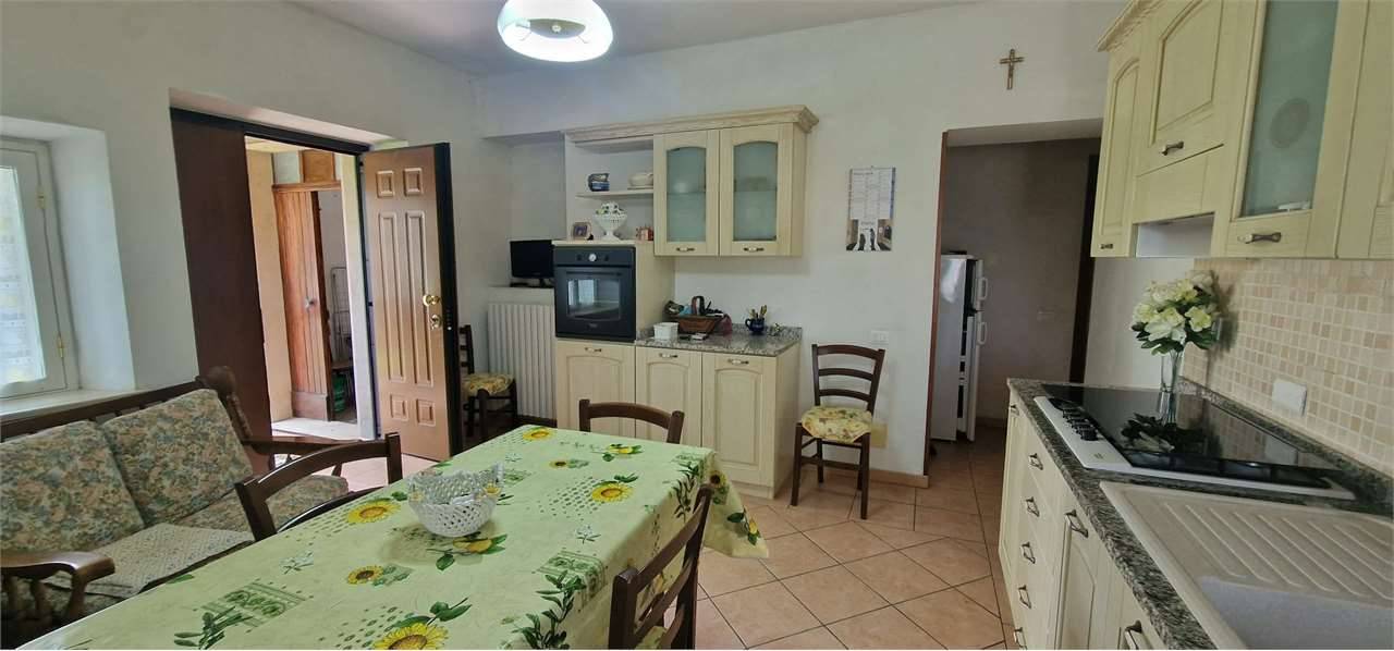 Casa indipendente Pesciano, Todi