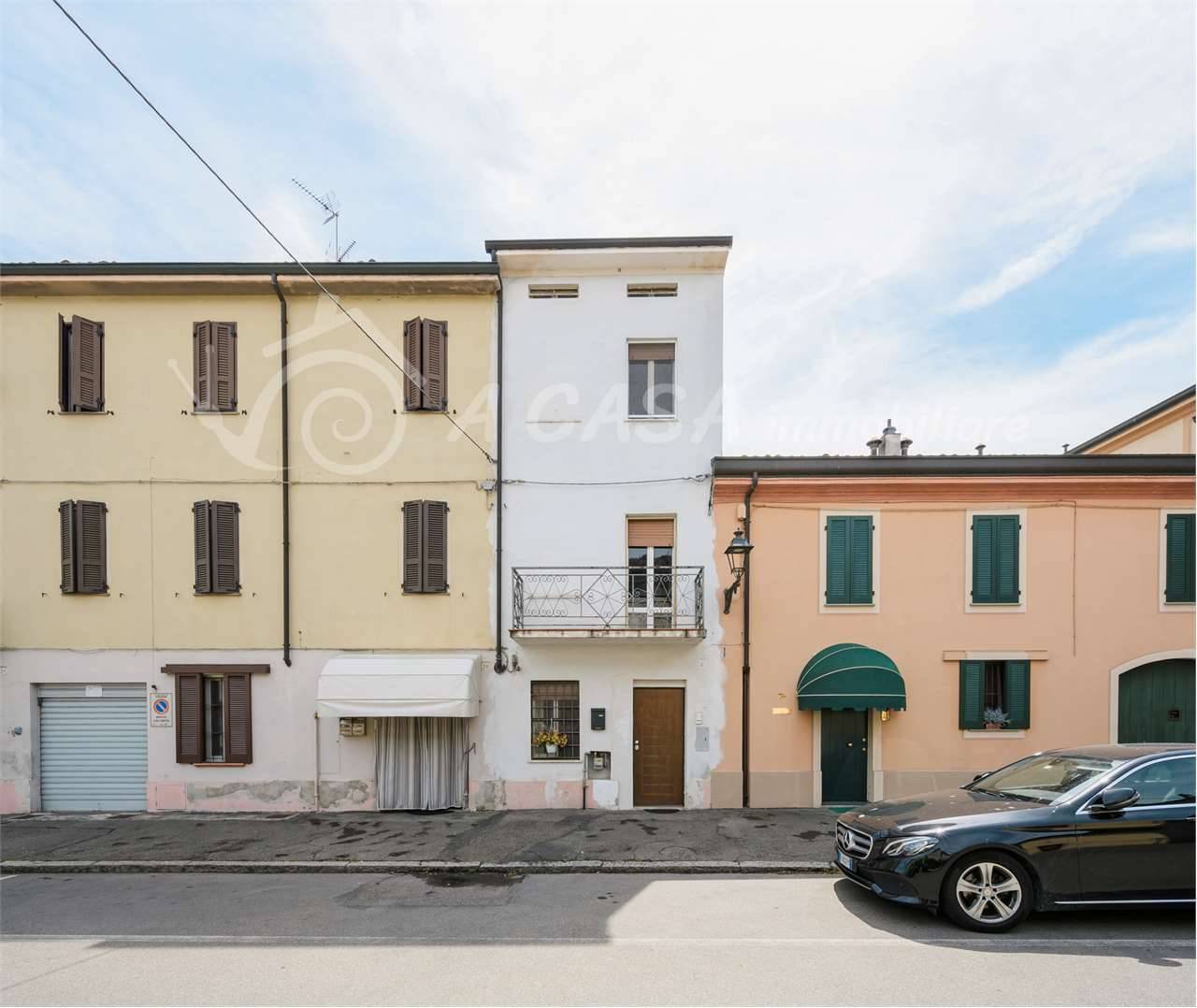 Porzione di casa, Soragna