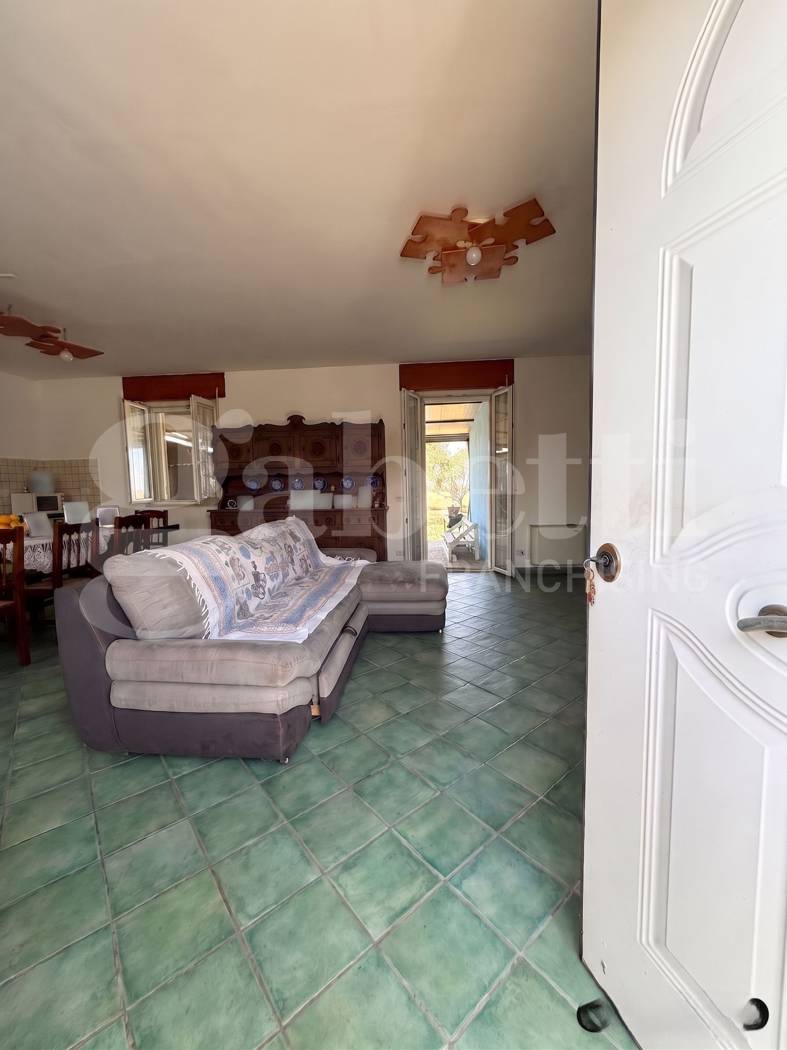 Villa, Latina