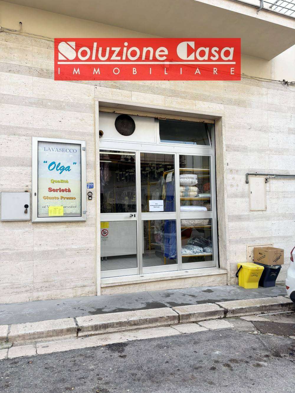 Attività  commerciale via Salvatore di Giacomo, Canosa di Puglia