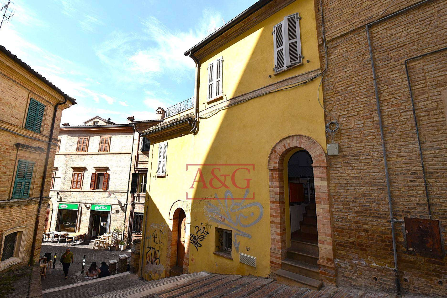 Appartamento Piaggia Pompeo e Pietro Paolo Floriani, Macerata