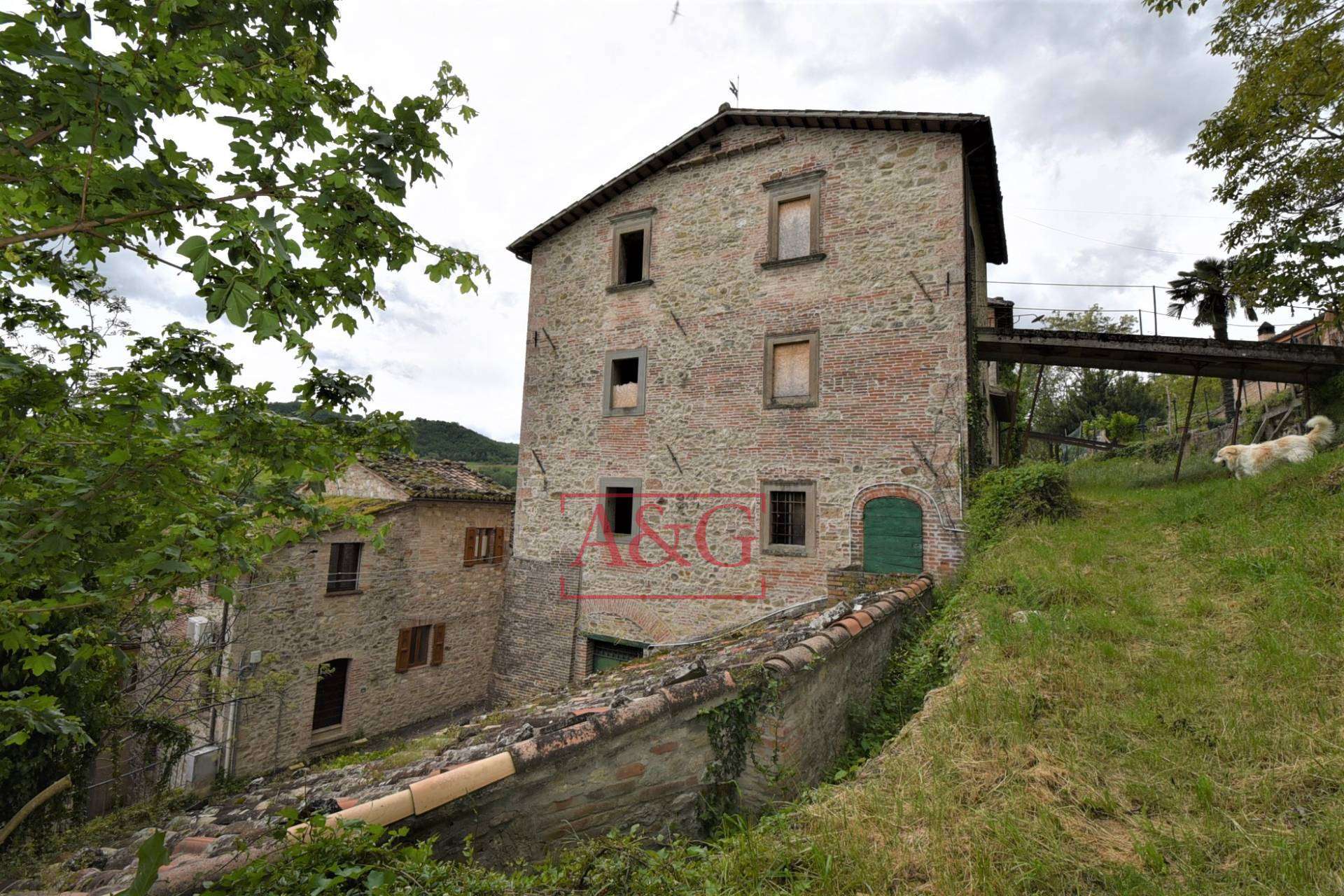 Casa indipendente, Montefortino