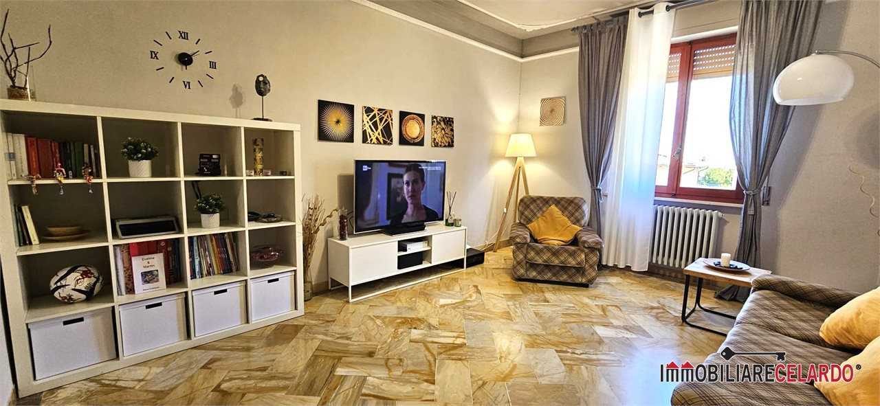 Appartamento via san donato 76, Casole d'Elsa