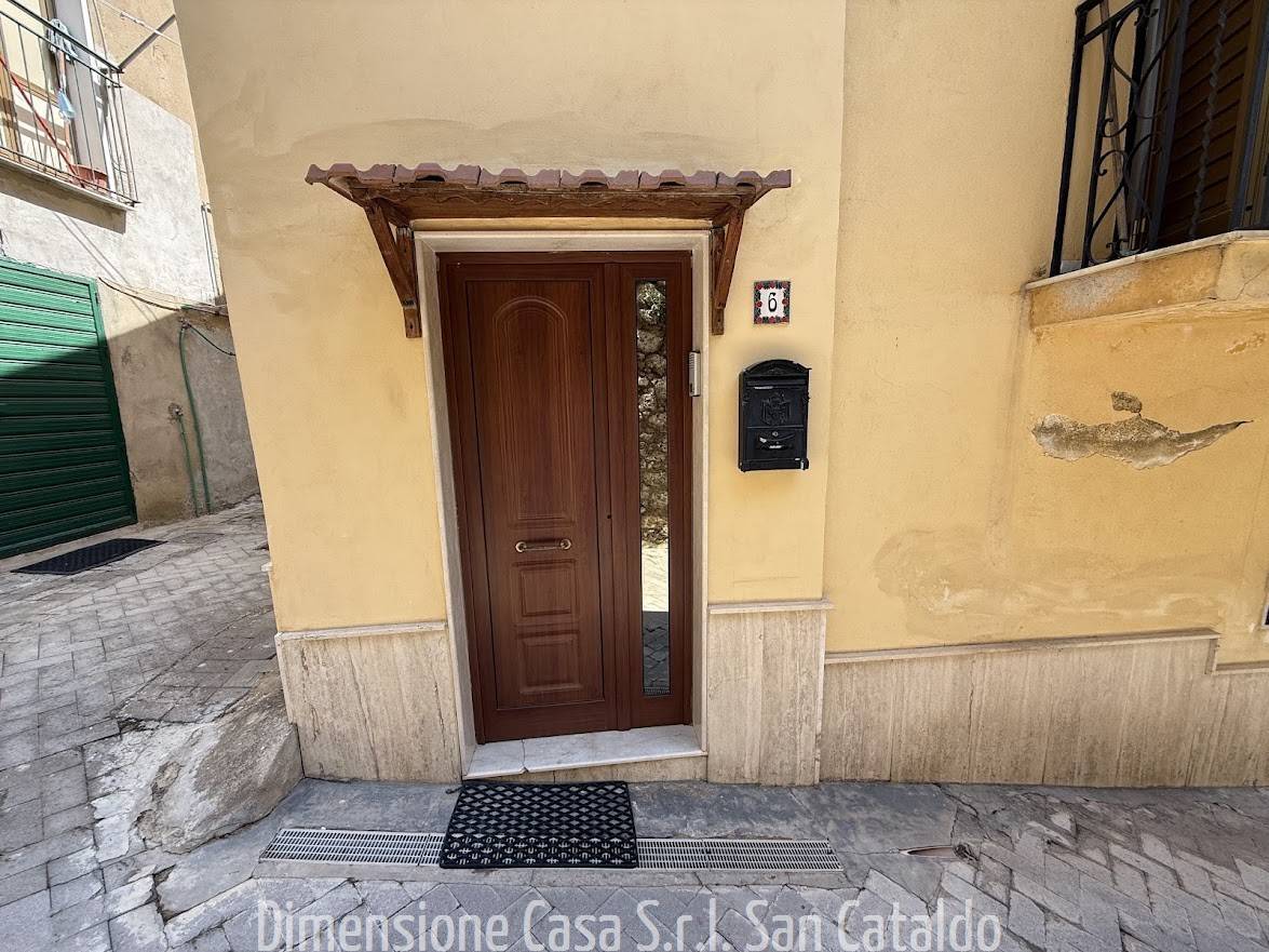 Casa indipendente, San Cataldo