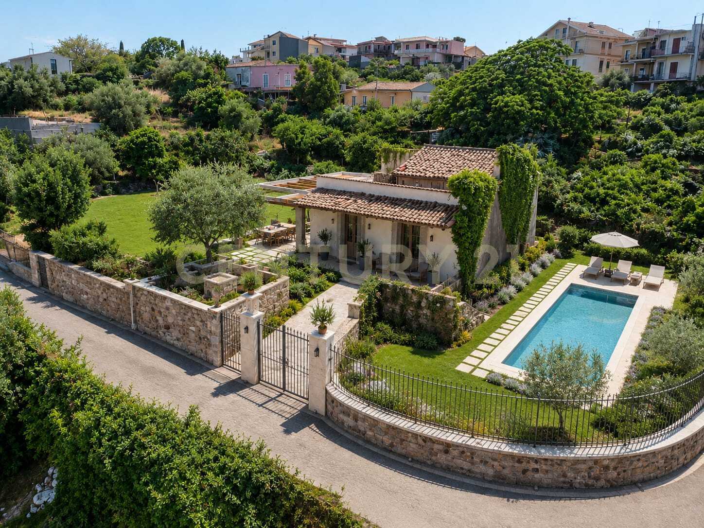 Casa indipendente Via Castelnuovo Don Bosco, Acireale