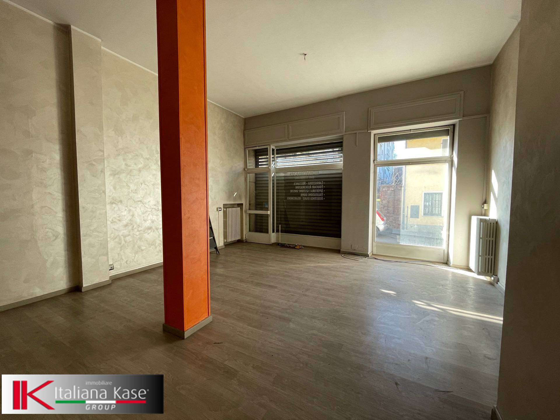Negozio corso italia, Gassino Torinese