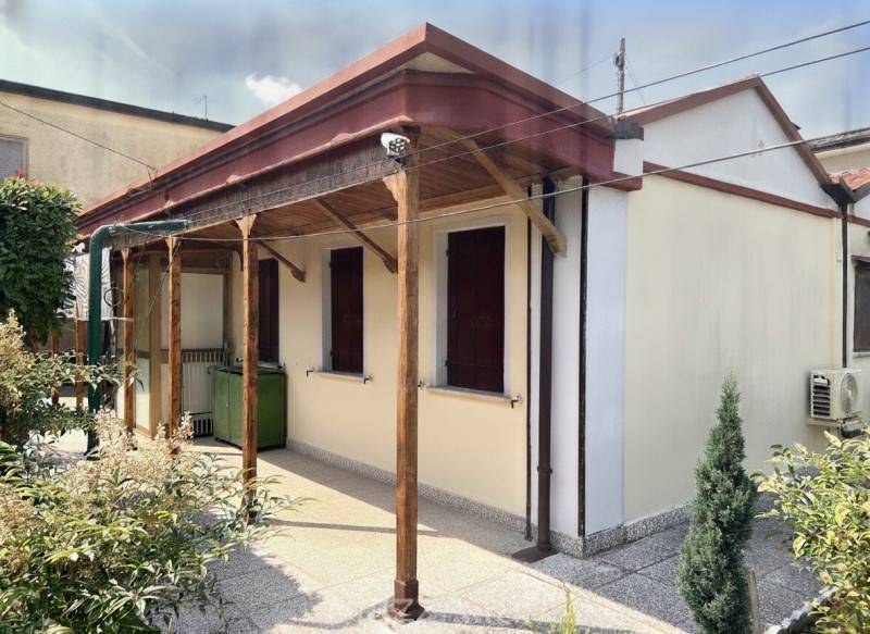Casa indipendente Pontelongo, Pontelongo