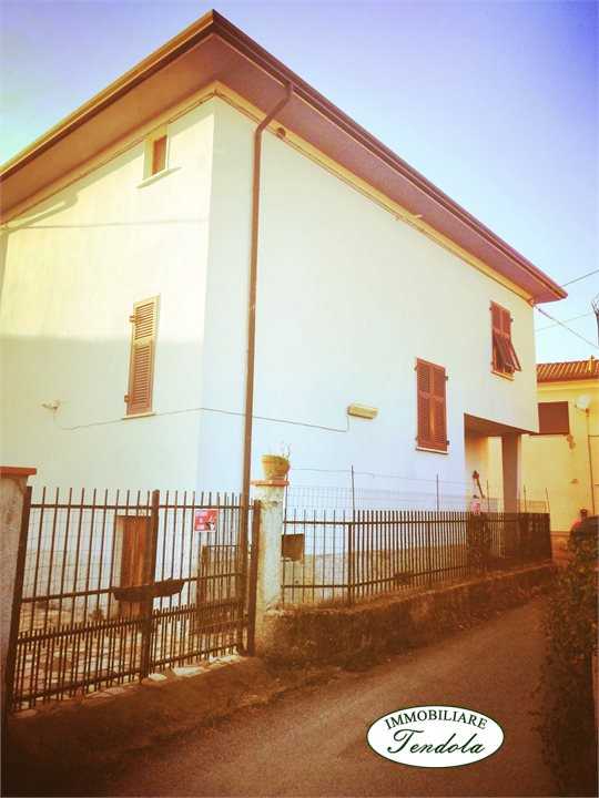 Casa indipendente via serravalle, Luni