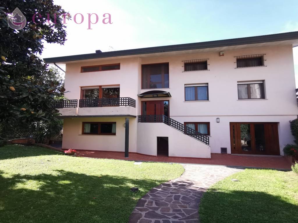 Villa, Casarsa della Delizia