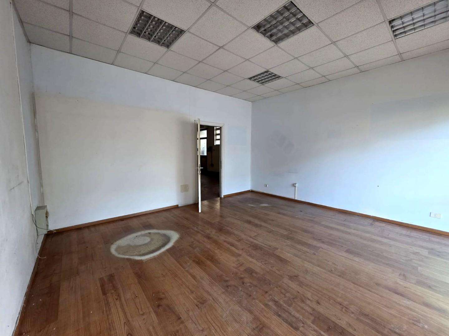 Locale commerciale Via Alessandro Manzoni,, Santa Croce sull'Arno
