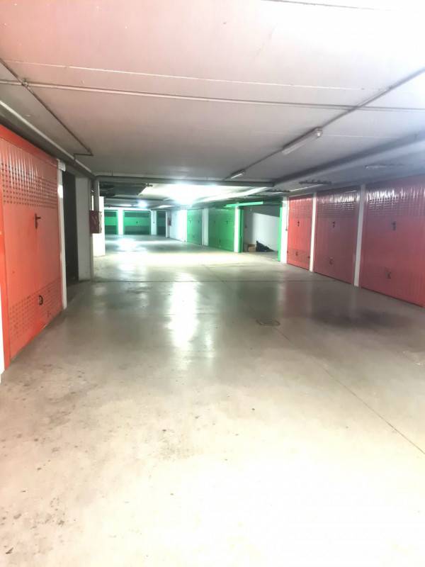 Box - Garage - Posto Auto Massarenti, Bologna