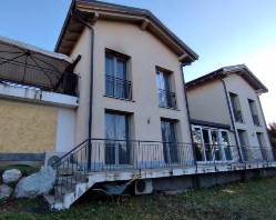 Villa, Barasso