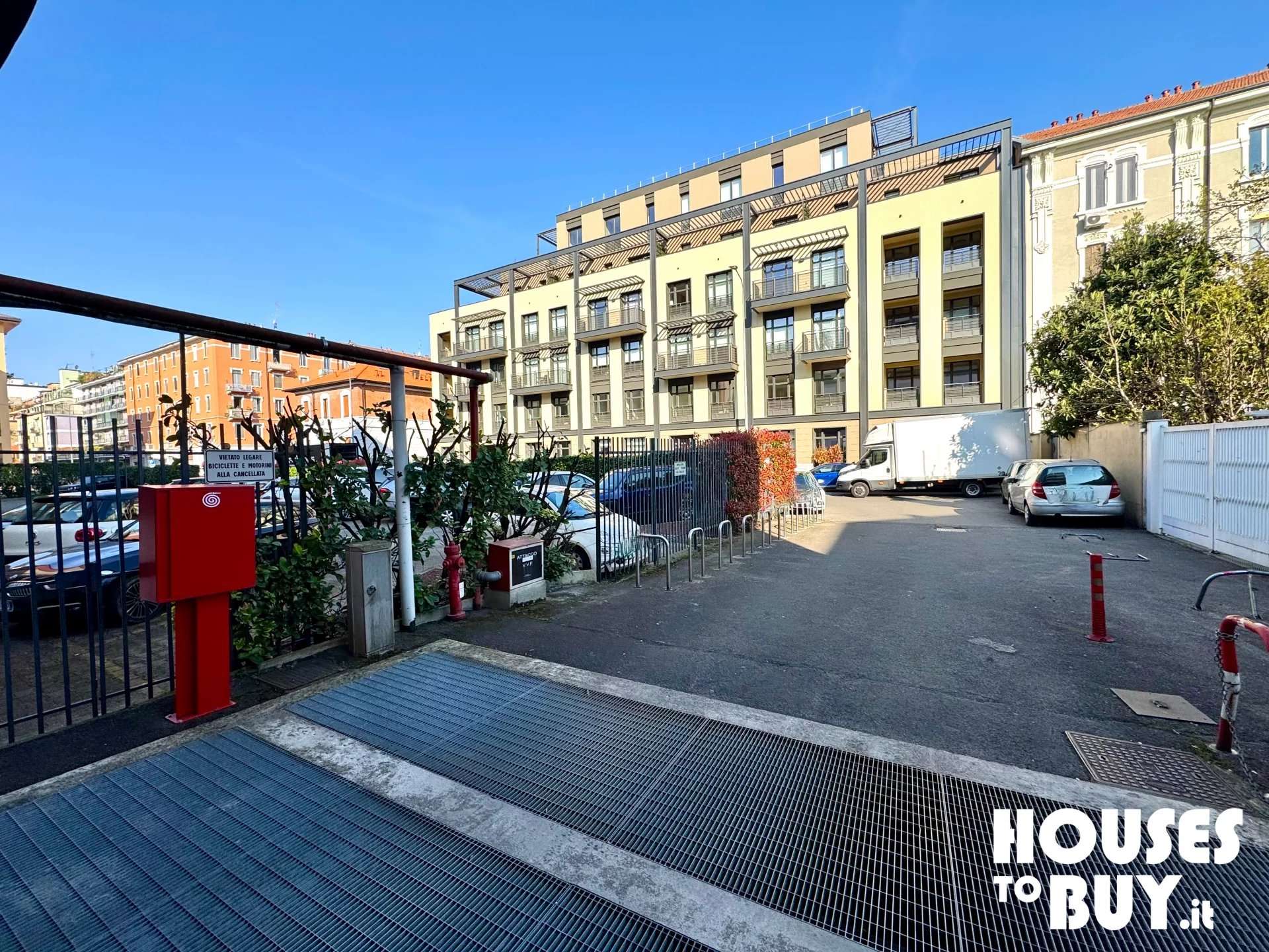 Box - Garage - Posto Auto Via Eugenio Villoresi,, Milano