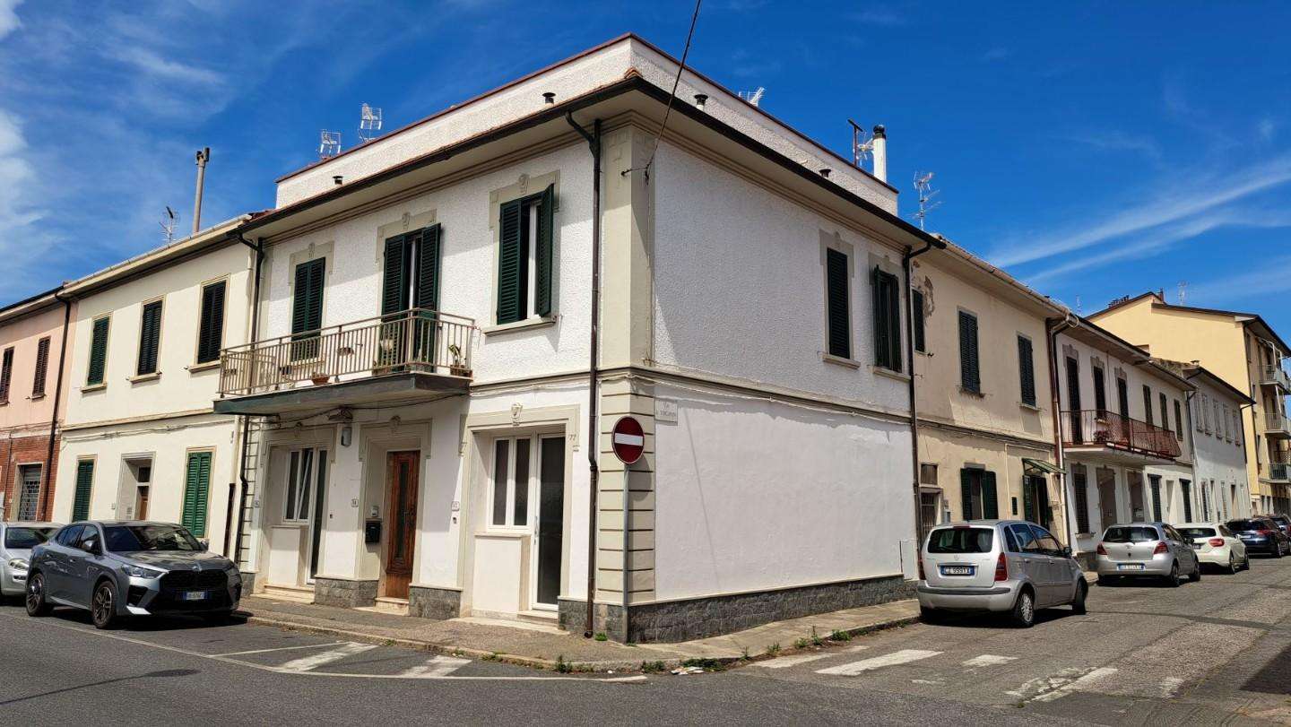 Porzione di casa V. Enrico Berlinguer,, Rosignano Marittimo
