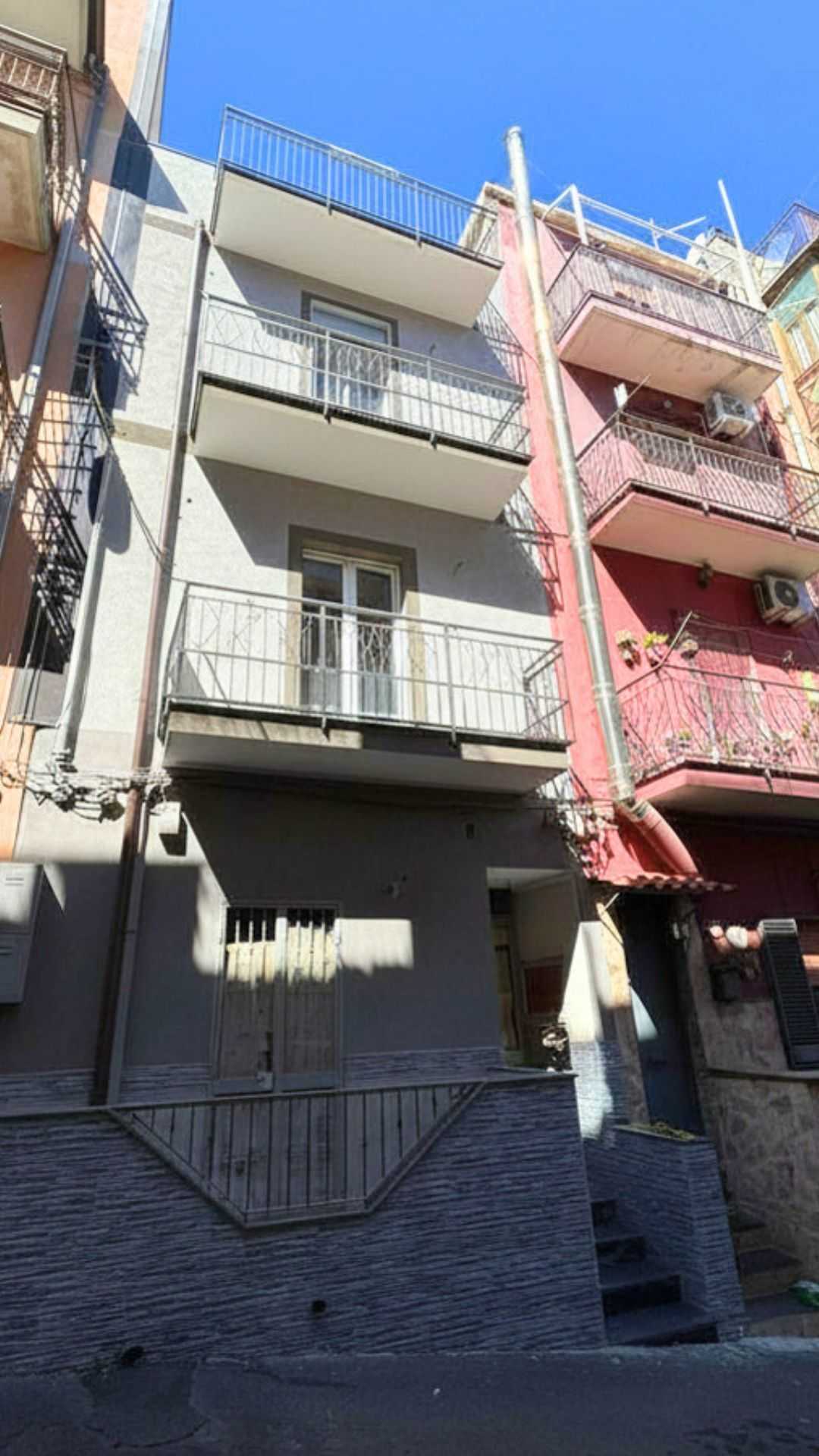 Casa indipendente Via dell'Anitra, Catania