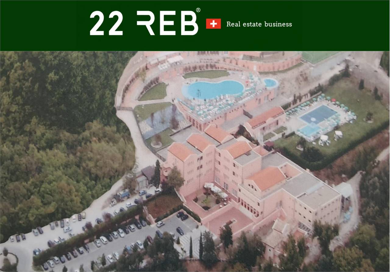 Hotel, Villamaina