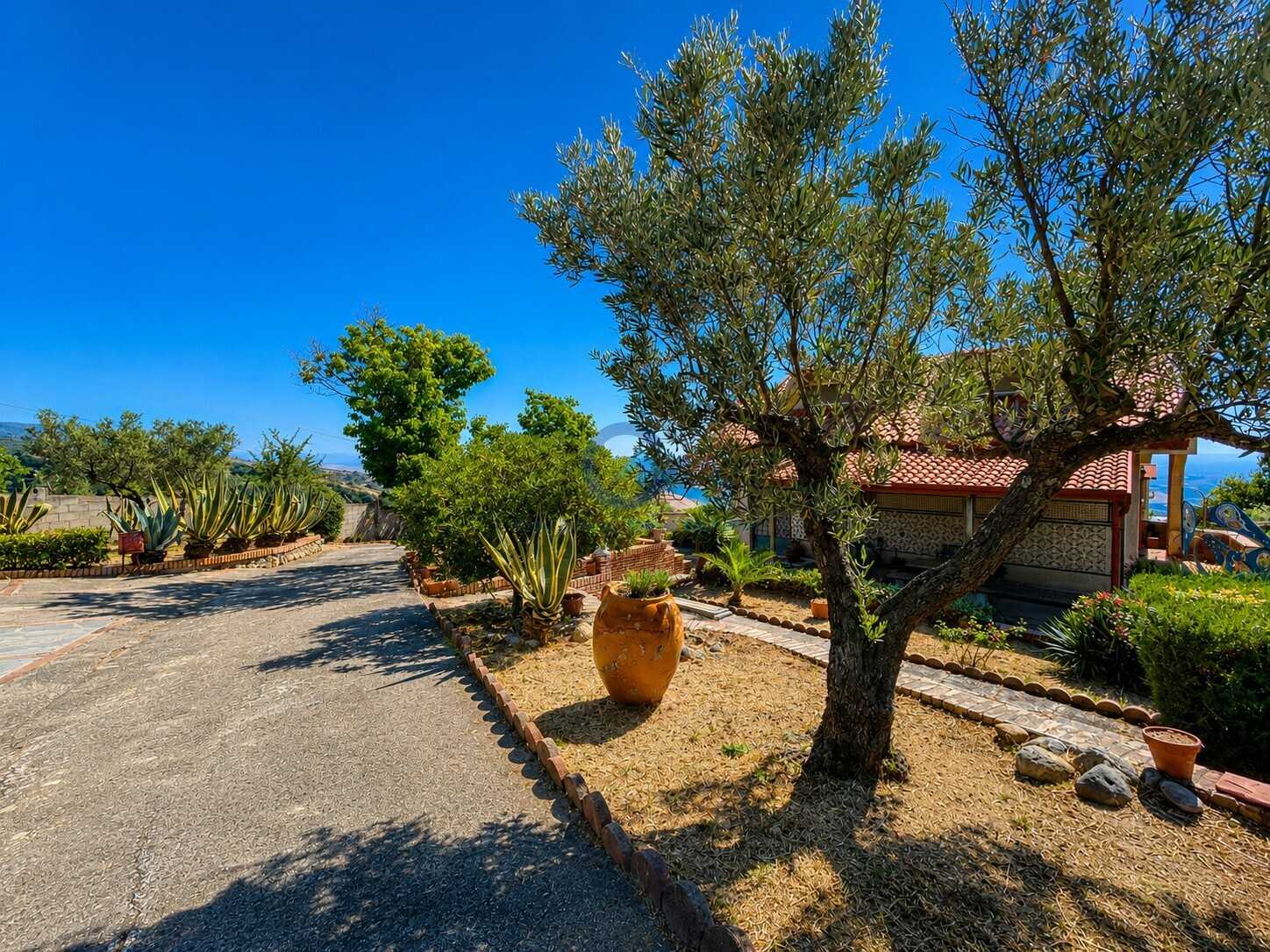 Casa indipendente Via Po, Cropani