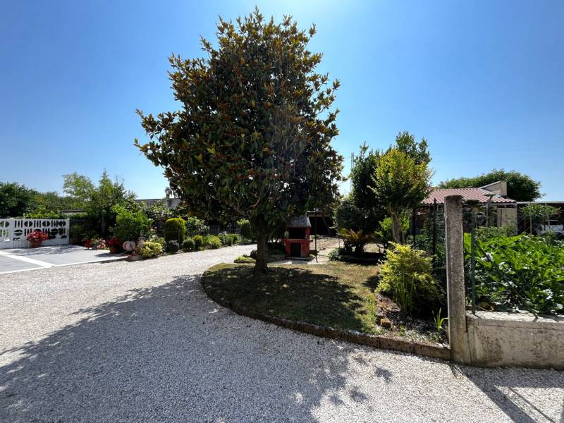 Casa Bi - Trifamiliare Belvedere, Villaga