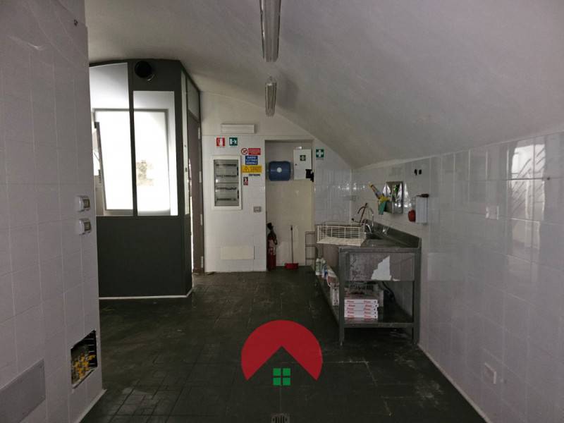 Attività  commerciale, Matera