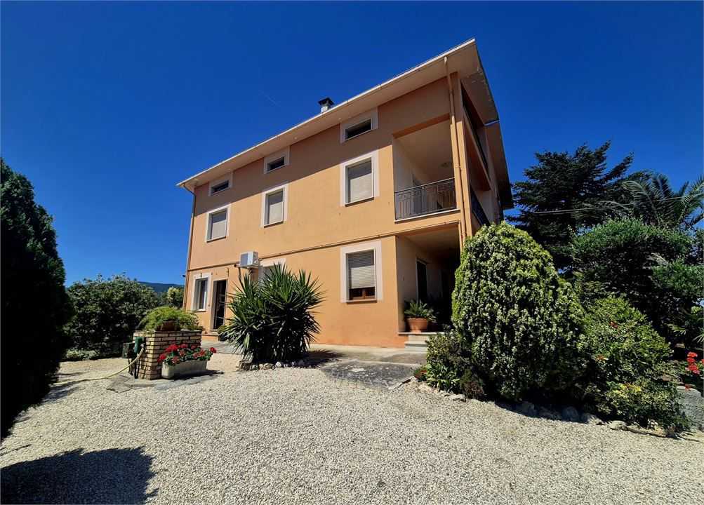 Villa Contrada Sant' Amico, Archi