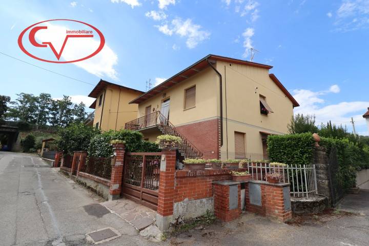 Casa Bi - Trifamiliare Mercatale, Bucine