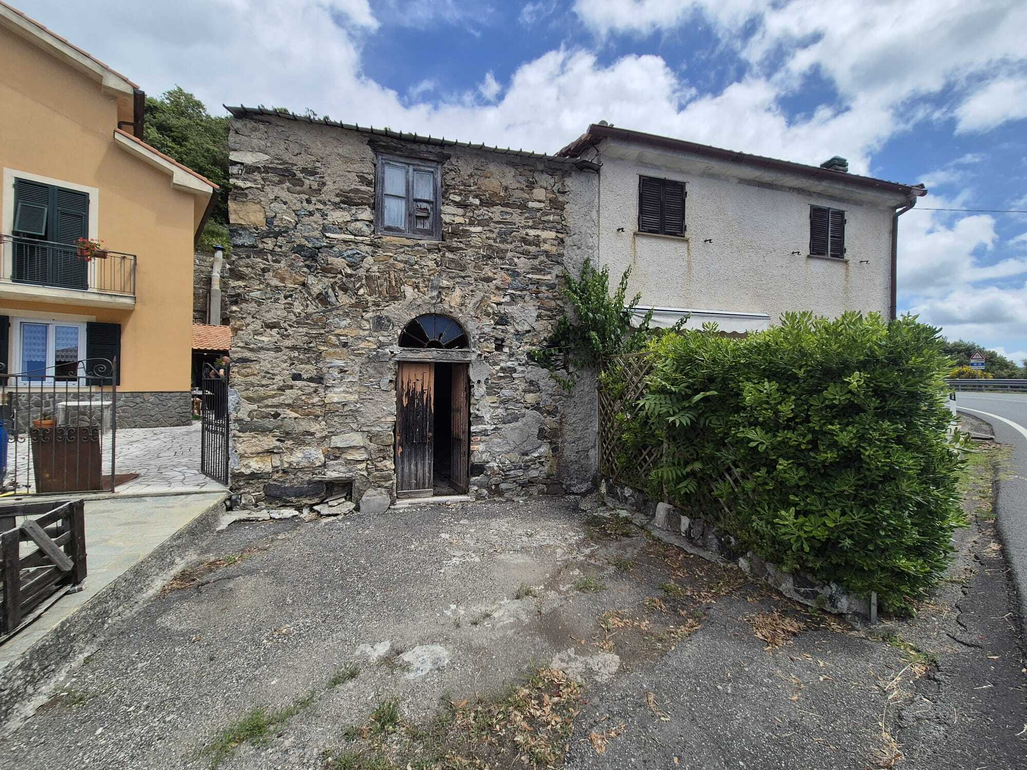 Porzione di casa Strada Statale 1, Deiva Marina