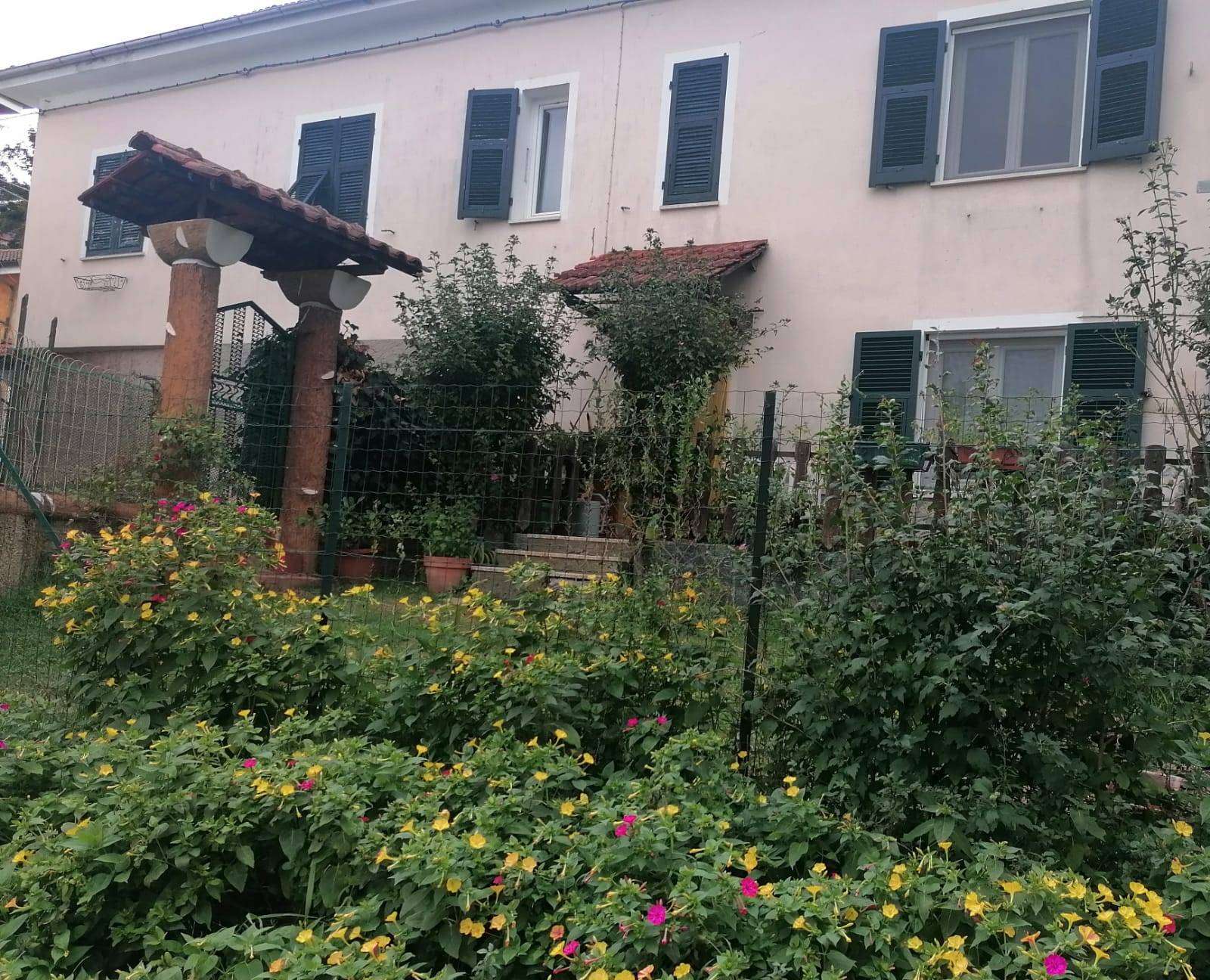 Villetta a schiera via paolo cappa8, Dego