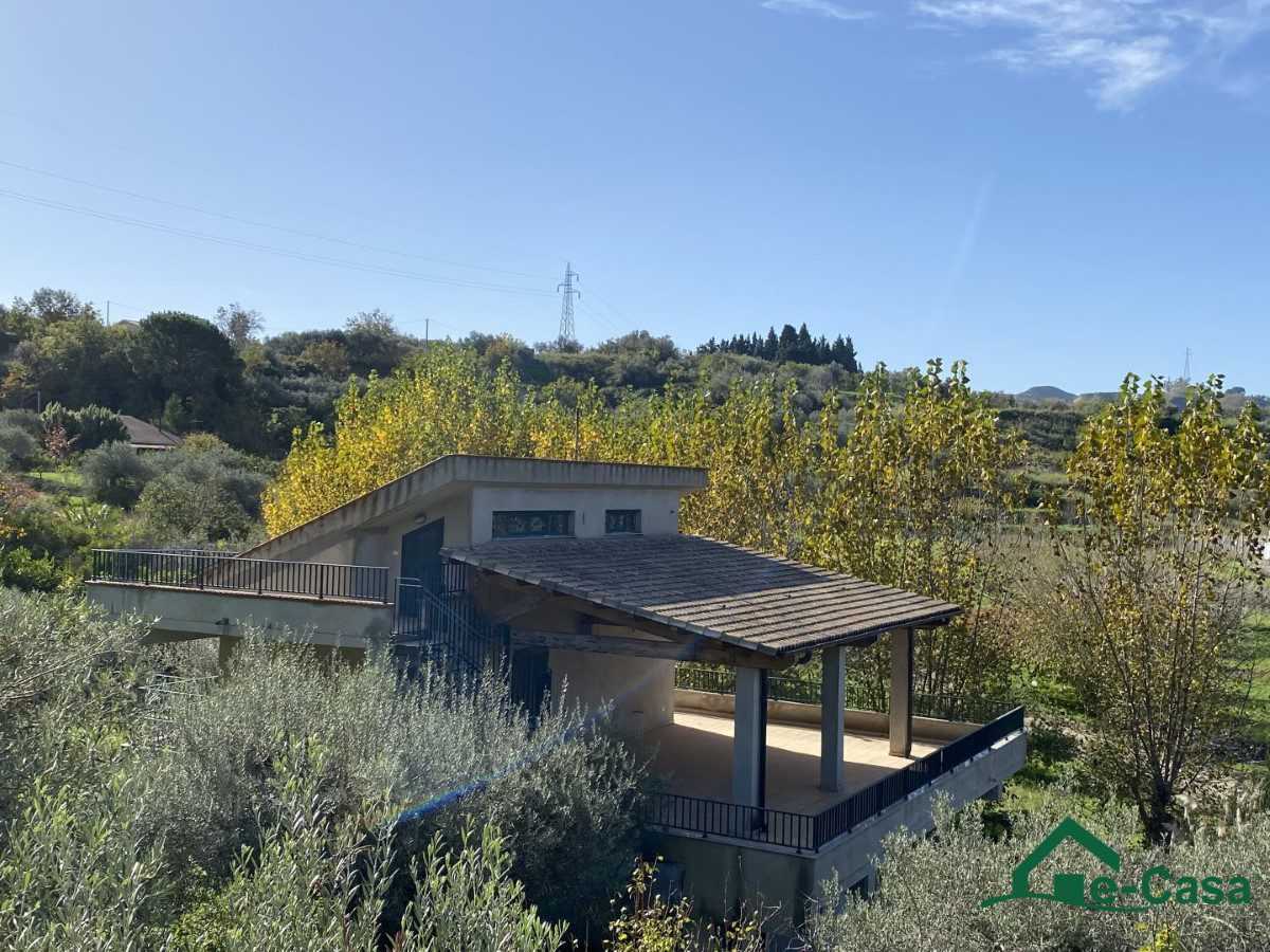 Villa Via canicari, Saponara