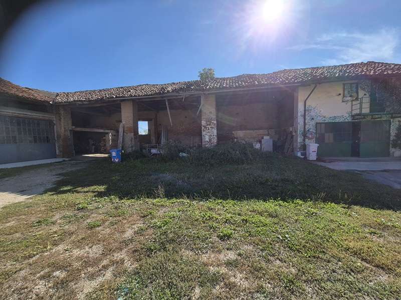 Magazzino - Deposito Via Tetti Gianassi,  30, Carignano
