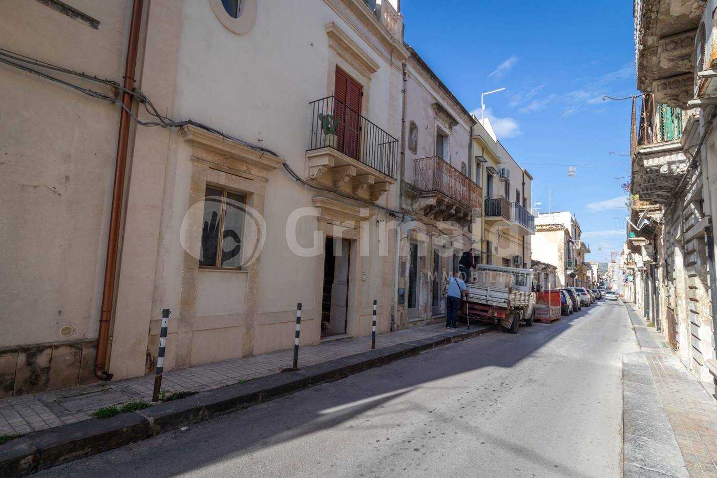 Casa indipendente Via Aurispa, Noto