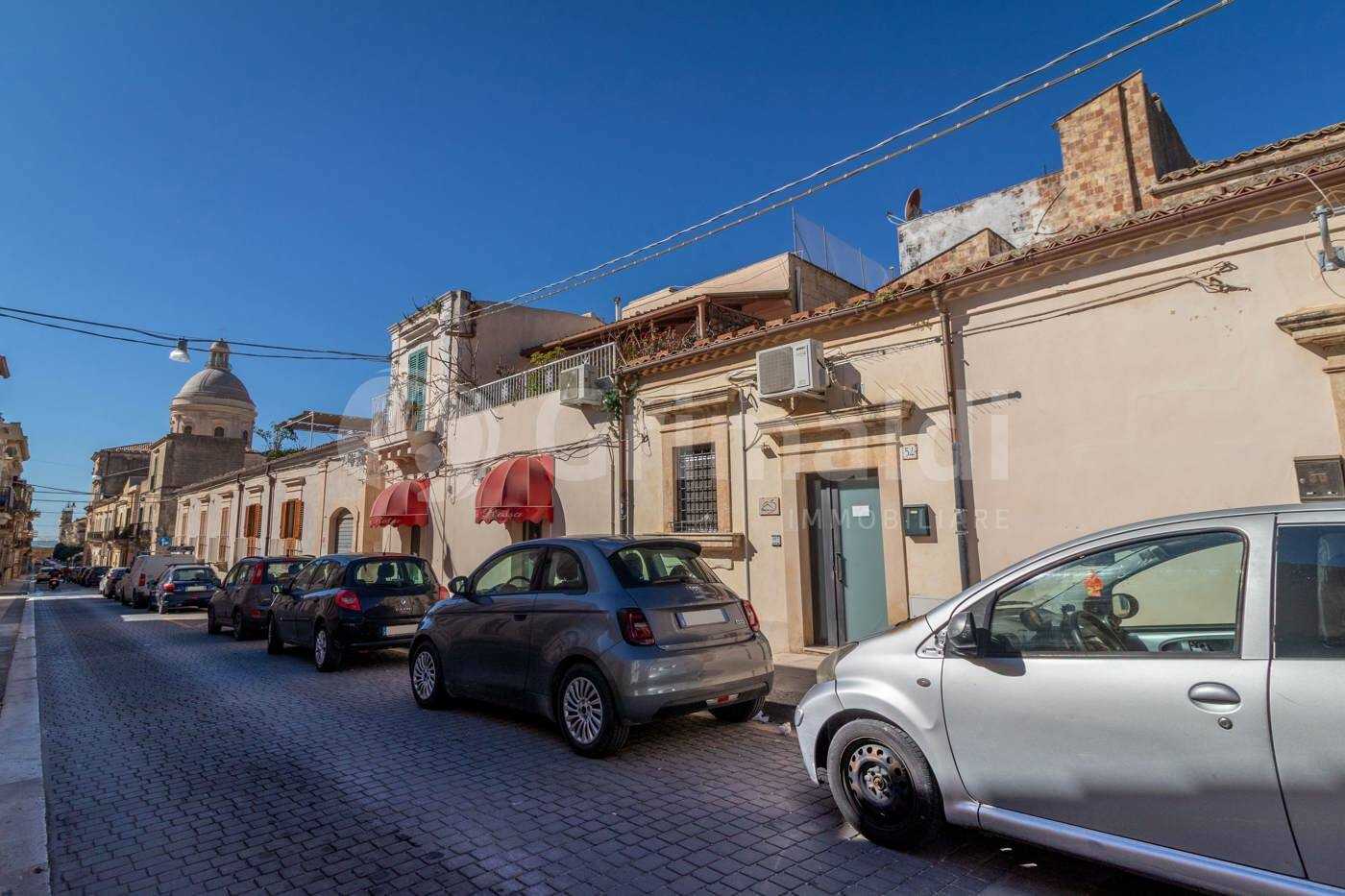 Casa indipendente Via Sergio Sallicano, Noto