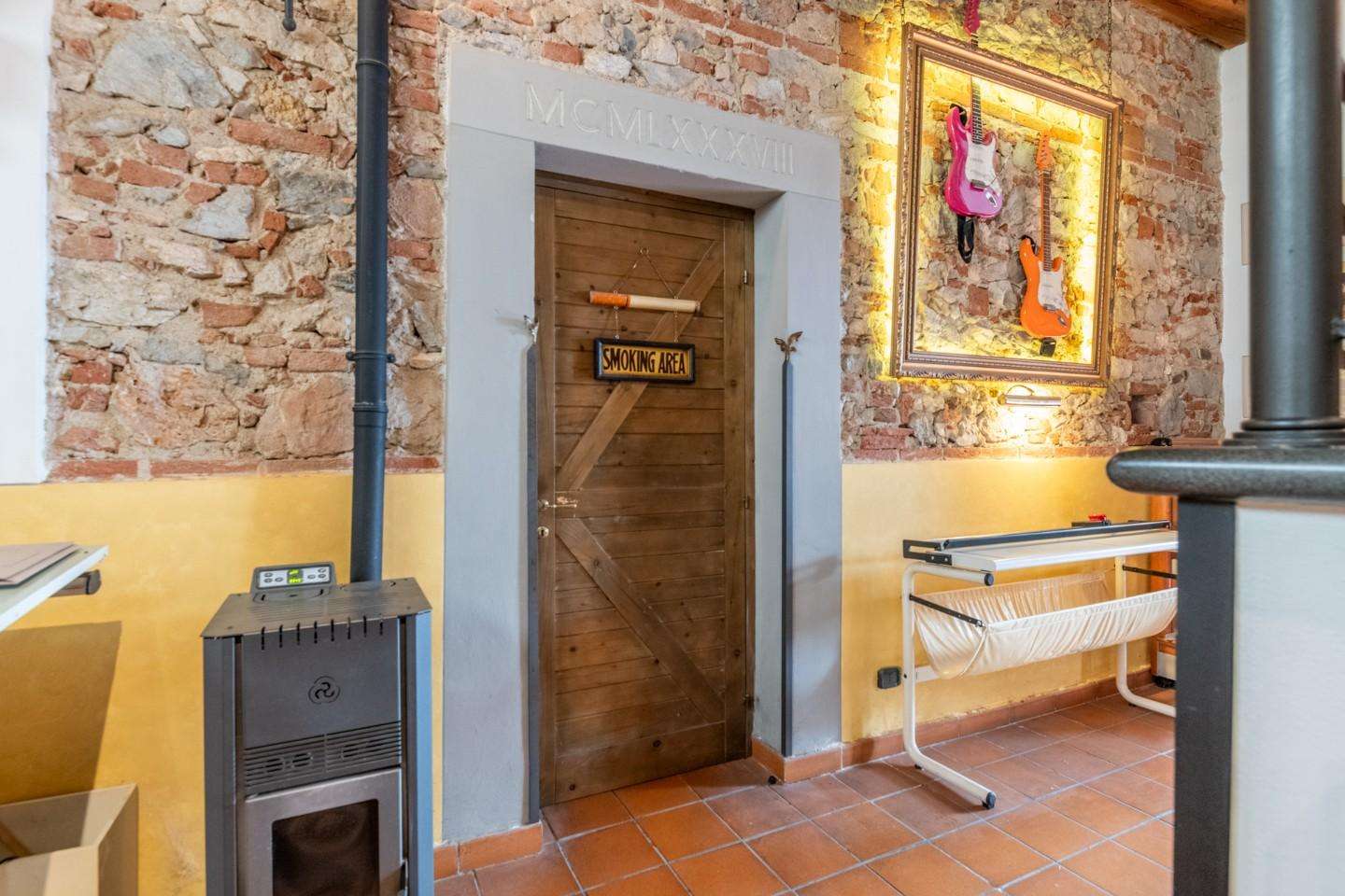 Locale commerciale G. Cei, Cascina