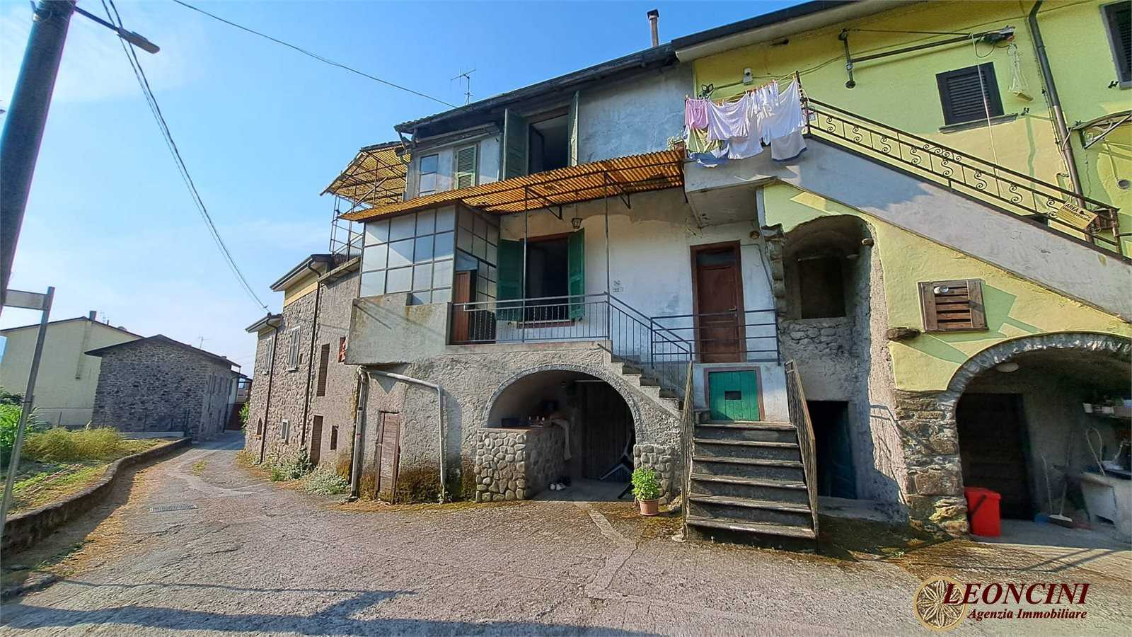 Casa Bi - Trifamiliare Via MIGLIARINA, Filattiera