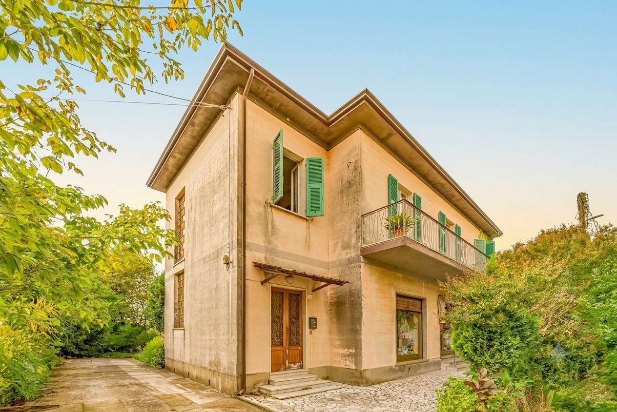 Palazzo - Stabile, Castelnuovo Magra