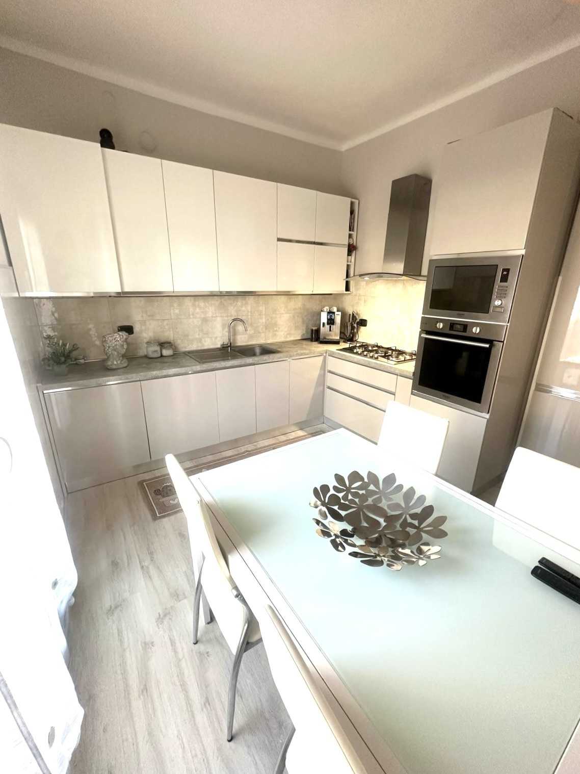 Appartamento Via Bent. Amilcare Nuvolone, Taggia