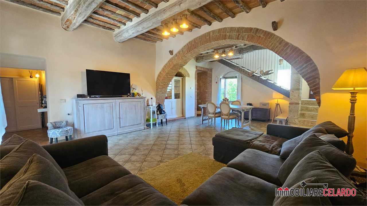 Casale località santa giulia, Colle di Val d'Elsa