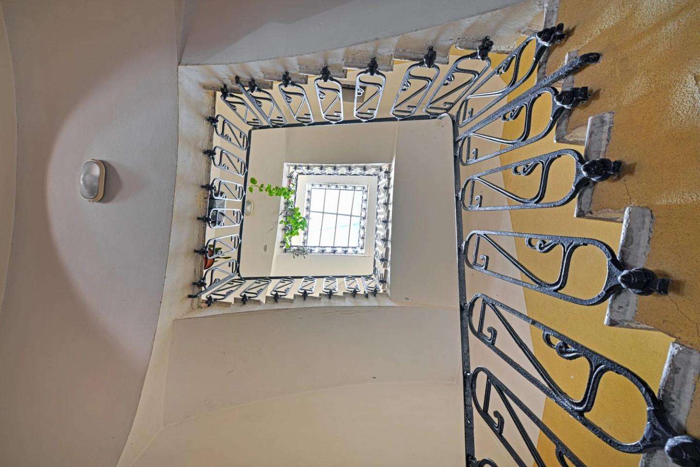Palazzo - Stabile P.za dei Cavalieri,  56126, Pisa